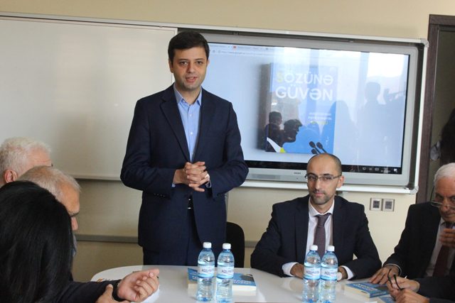 Beynəlxalq biznes təlimçisi BDU-nun tələbələri ilə görüşüb