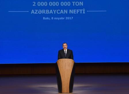Prezident 2 mlrd. ton neft hasilatı münasibətilə keçirilən mərasimdə - YENİLƏNİB