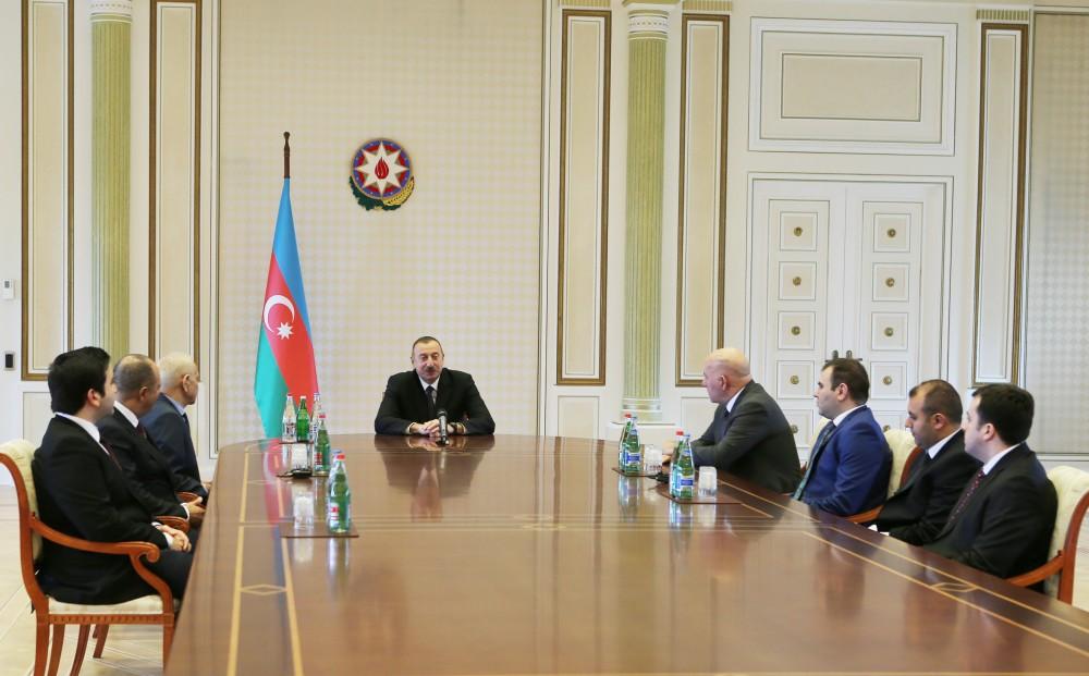 Prezident çempion şahmatçıları qəbul etdi