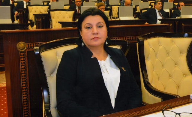 Azyaşlı qızları hicab bağlamağa məcbur edirlər - DEPUTATDAN HƏYƏCAN DOLU ÇAĞIRIŞ