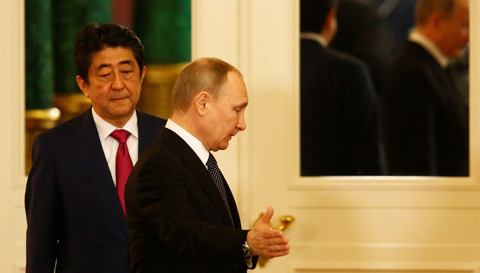 Putin Yaponiya baş naziri ilə g&ouml;r&uuml;şd&uuml;