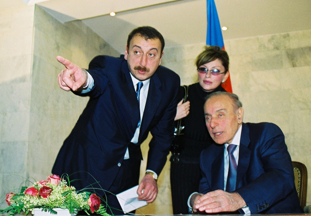 Şərəfli və tarixi missiya