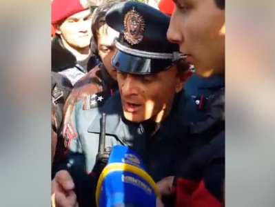 Ermənistanda polislə tələbələr toqquşdu: yaralananlar var