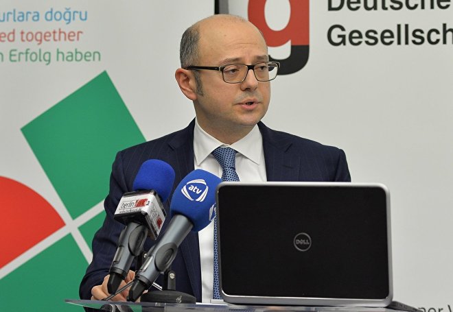 Yeni nazir Energetika Nazirliyində üç nəfəri vəzifədən çıxardı