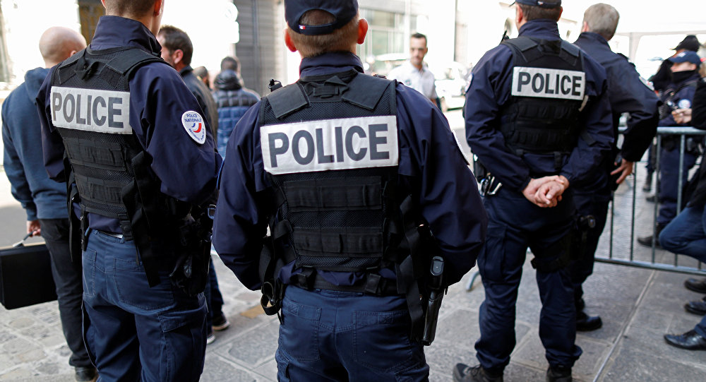 Fransada polis 3 nəfəri qətlə yetirib