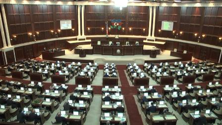 Parlament yenə büdcəni müzakirə edir