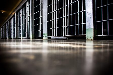 Bakıda təcridetmə mərkəzində saxlanılan şəxs kamera yoldaşını döyüb öldürdü