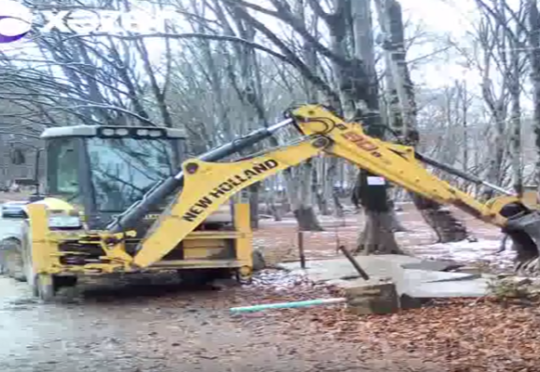 Meşə torpaqlarındakı qanunsuz tikililər s&ouml;k&uuml;l&uuml;r - Video