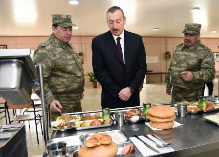 Ali Baş Komandan cəbhədəki hərbi hissədə - FOTOLAR