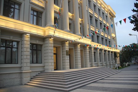 Bakıda Lisey direktoru işdən &ccedil;ıxarılıb, yenisi təyin olunub