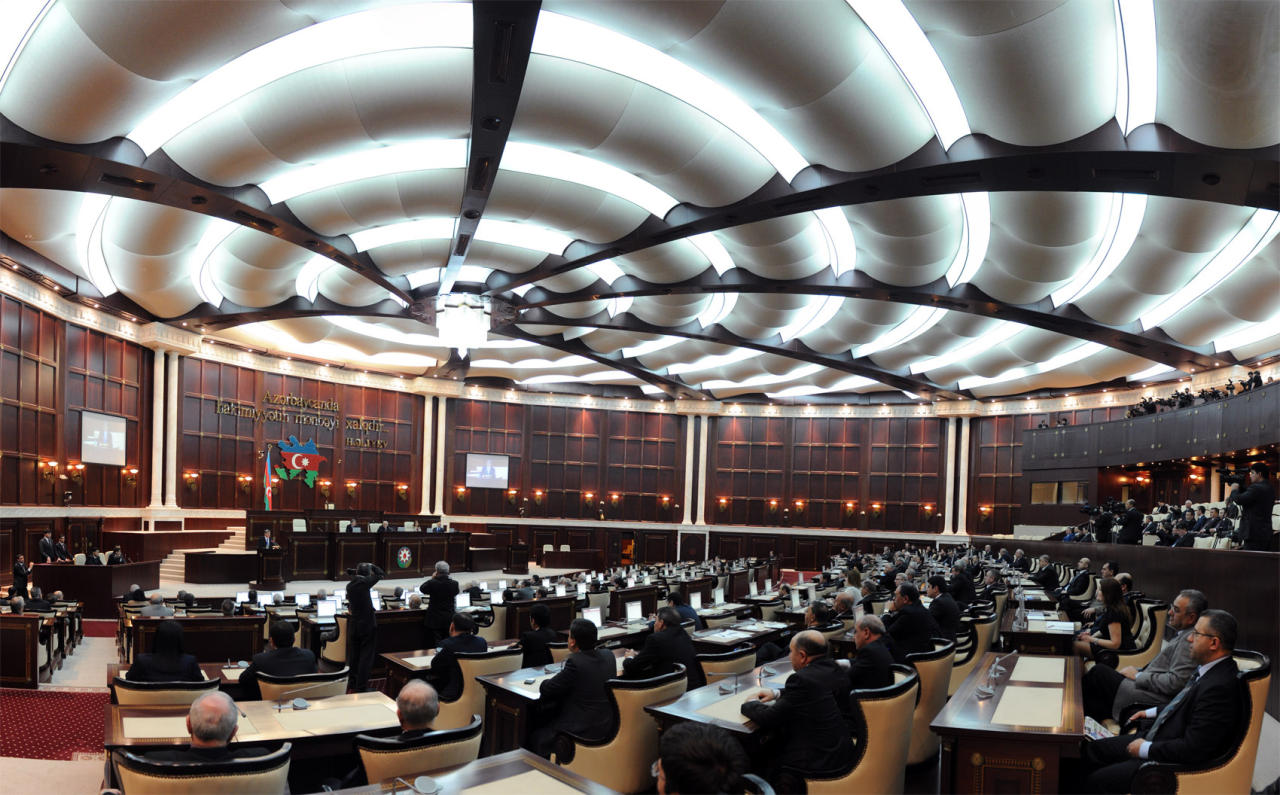 Milli Məclisin deputatları Moskvaya gedirlər   