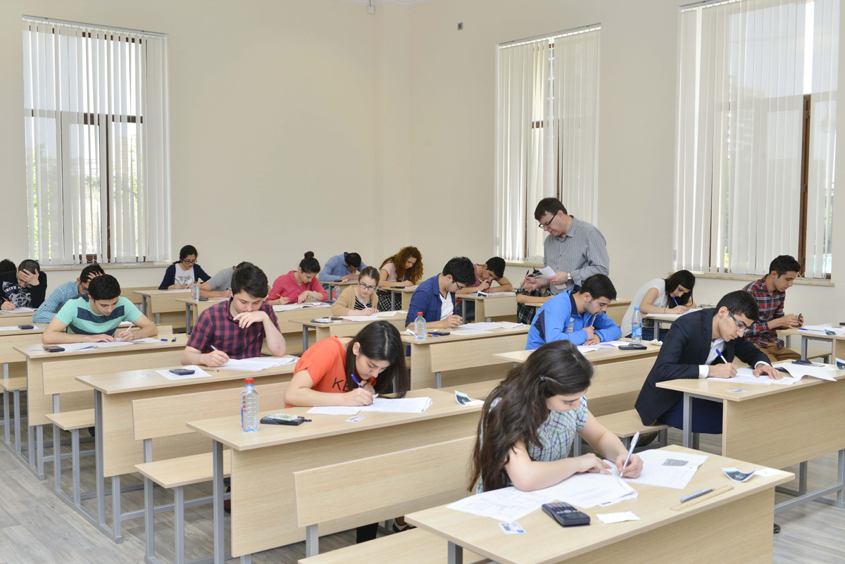 Bakıda SAT imtahanları ke&ccedil;irilib