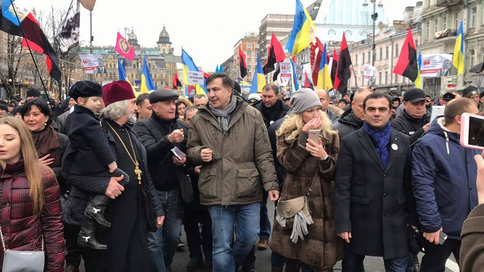 Saakaşvilinin mitinqində Azərbaycan bayrağı – FOTOLAR