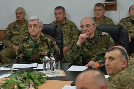 Sarkisyan &ouml;z&uuml;ndən başqa kimi aldatmağa &ccedil;alışır?