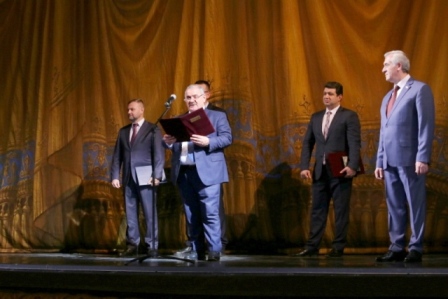 Rusiyalı rektor UNEC-in Rus İqtisad Məktəbini TƏRİFLƏDİ