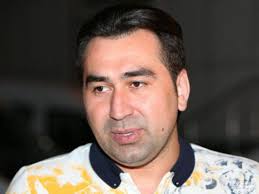 Müğənni Eltonu zəhərləmək istəyiblər