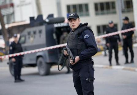 Ankarada silahlı hücum: polis öldürüldü