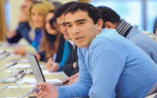 Prokuror jurnalistin atasını öldürən sürücüyə 5 il 6 ay iş İSTƏDİ  