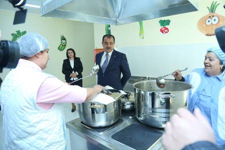 Elmar Vəliyev uşaq bağçasının açılışını etdi