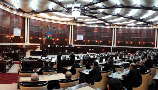 Deputatlarla jurnalistlərin yarışacağı məkan bəlli oldu - Bu gün saat 19.00-da...