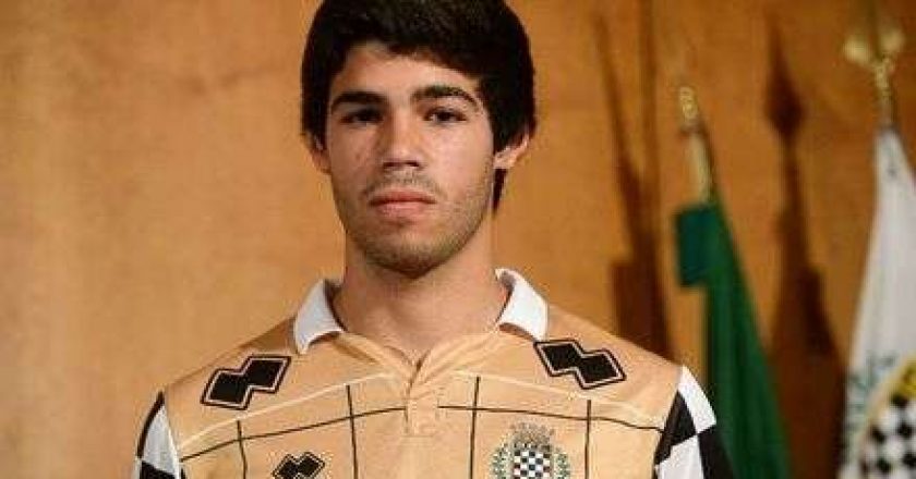 20 yaşlı futbolçu xərçəngdən dünyasını dəyişdi