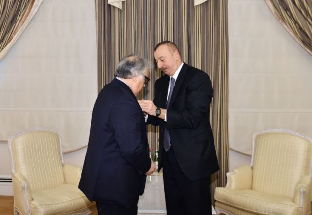 Prezident Fərhad Bədəlbəylini “İstiqlal” ordeni ilə təltif etdi