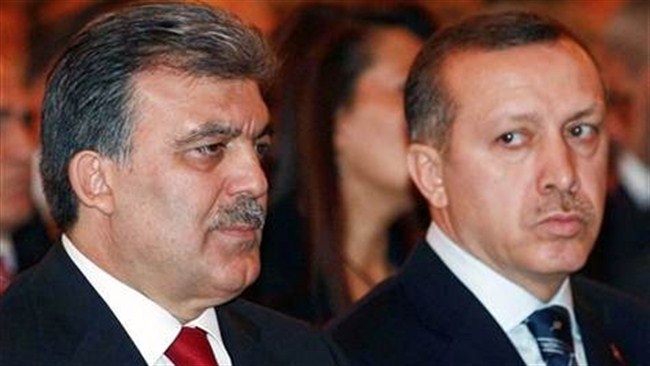 Ərdoğan Abdulla Gülü müxalifətə qoşulmaqda ittiham edib
