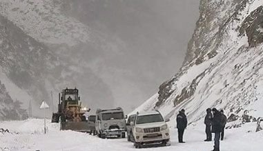 Rusiyanı Cənubi Qafqazla birləşdirən yol bağlandı