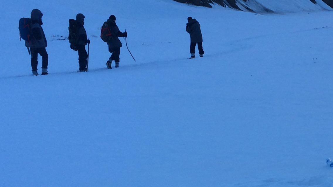 İtkin alpinistlərin axtarışı məhdudlaşdırıldı