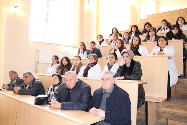 Aqrar Universitetinin rektoru tələbələrlə görüşüb