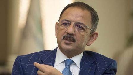 Türkiyəli nazirin təyyarəsi təcili eniş etdi
