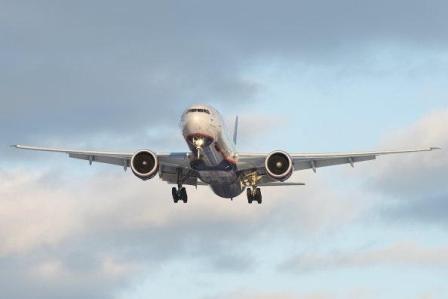 Bakıdan uçan təyyarə Tbilisi aeroportuna eniş edə bilmədi