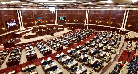 Deputatların tətili başa çatdı