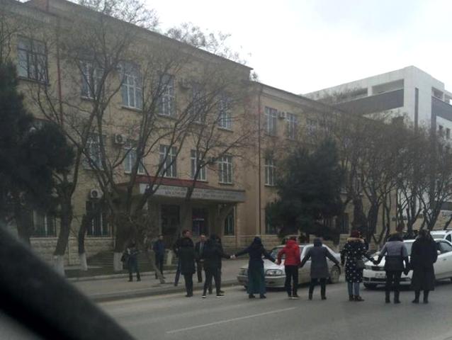 Köçkünlər yolu bağladılar - “Dövlətqaçqınkom” izahat verdi - FOTO   