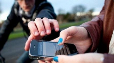Sumqayıtda 2 qadının telefonunu oğurladı, ifşa olundu