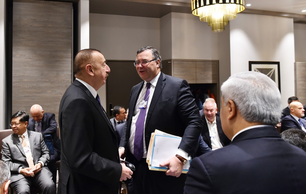 İlham Əliyev Davosda liderlərin sessiyasında iştirak edib