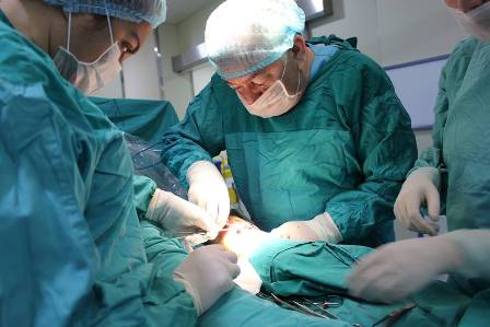Bakıda xəstənin ayağındakı taxta parçası 63 il sonra tapıldı