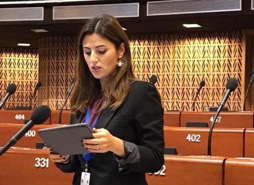 “Zorakılıqlar uşaqlara ciddi psixoloji zərbə vurur” - Azərbaycanlı deputat