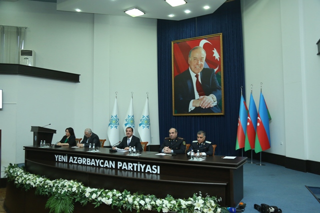 Gəncənin icra başçısı şikayətləri dinlədi   
