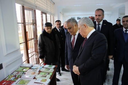 Heydər Əsədov şikayətçiləri bir araya yığdı