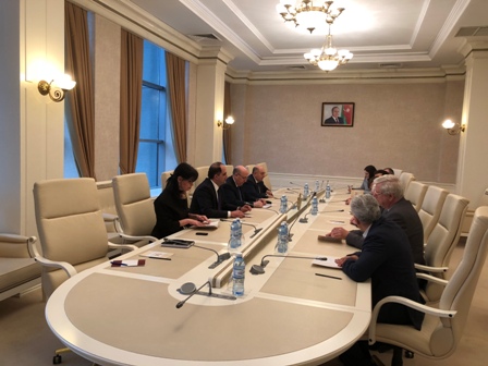 Əhliman Əmiraslanov Avropa Tibb Assosiasiyaları Forumunun nümayəndələri ilə müzakirə apardı