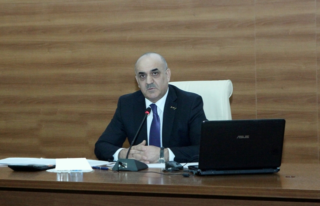 Səlim Müslümov nazirliyin vəzifəli şəxslərini CƏZALANDIRDI