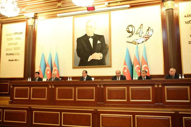 Elmar Vəliyev Gəncə fəallarını bir yerə topladı