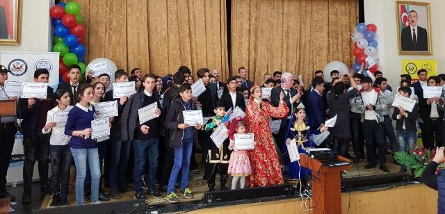ABŞ səfirliyi regionlarda məcburi köçkün gənclərin bacarıqlarını gücləndirir