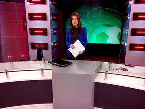 “Xəzər” TV-nin xanım aparıcısı studiyada yıxıldı, ağır xəsarət aldı   