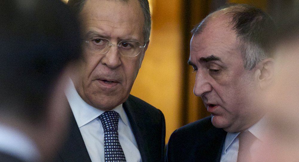 Məmmədyarov Lavrovla telefon danışığı apardı    