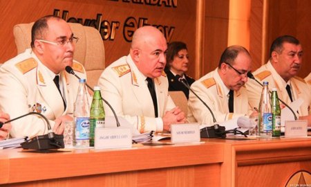 Aydın Əliyev qanunları pozan gömrük kapitanını işdən azad etdi   