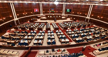 Parlamentdə əlillərlə bağlı dinləmə keçirilir