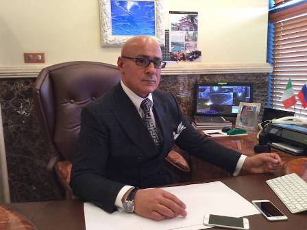 Cocuq Mərcanlı üzərindən özünü reklam edən Elkaponi