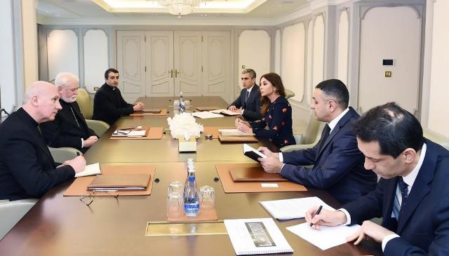 Mehriban Əliyeva Vatikan nümayəndə heyətini qəbul edib - FOTOLAR